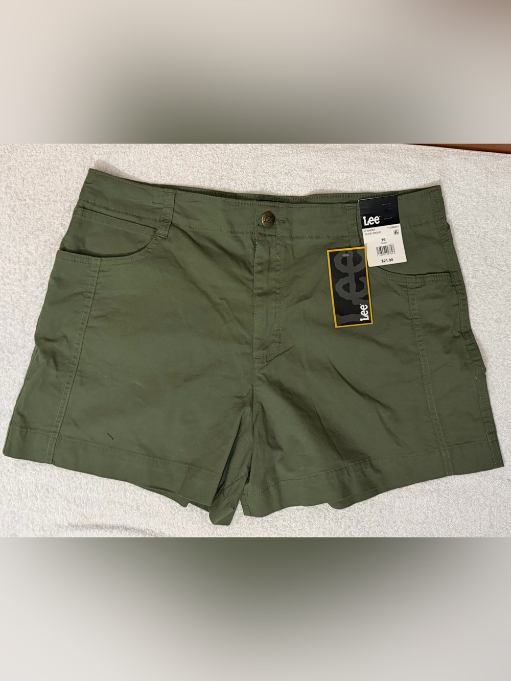 NWT Lee High Waist Shorts Olive Grove 4” Cargo Hiking Outdoor Casual High Rise